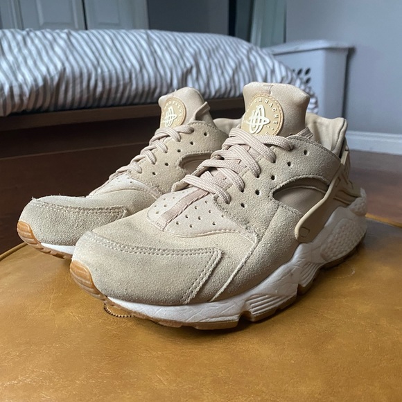**SOLD**Nike Women's Air Huarache Run - Size 9 - Picture 2 of 5